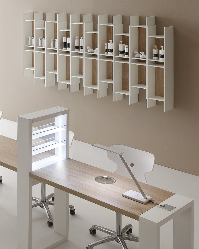 Slim - Hvid salgsreol med detaljer i Egetræsmønster